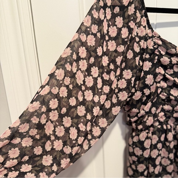 American Eagle Black and Pink Floral Top - Picture 4 of 7